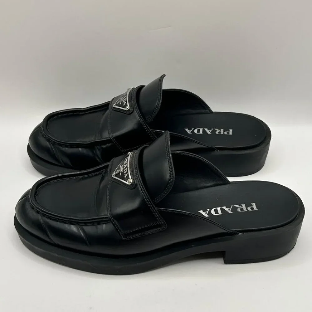 PRADA - Picture 2 of 6